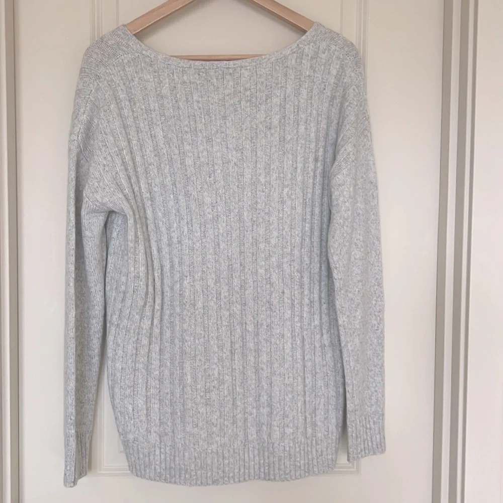 Gap Heather Grey V Nexk Sweater - Picture 2 of 6